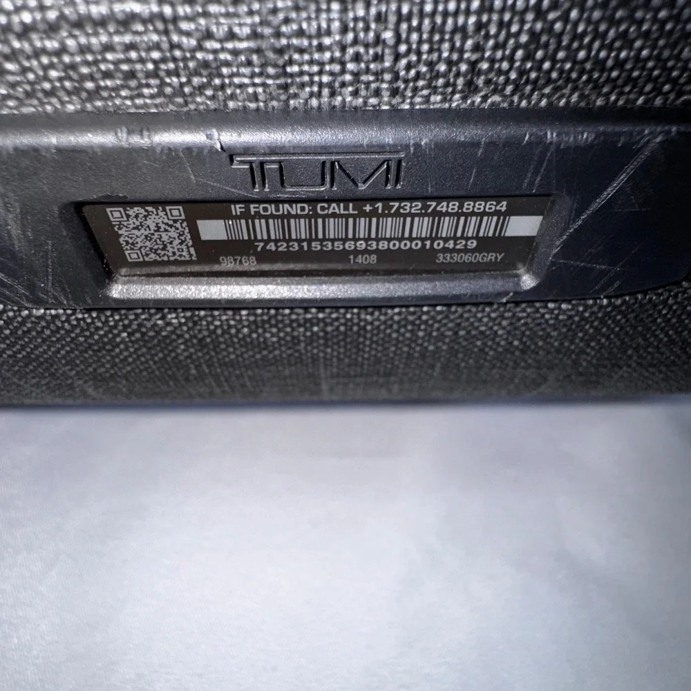 Tumi International 21